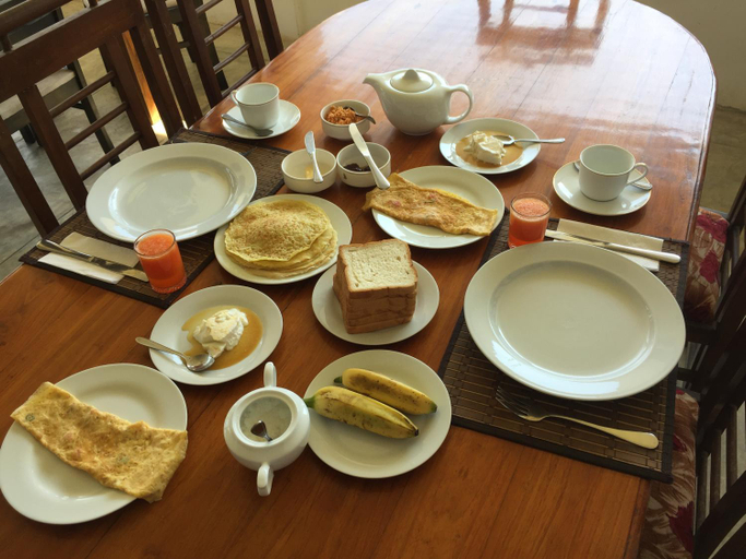 Others 4, Hotel Tobiko, Trincomalee Town and Gravets