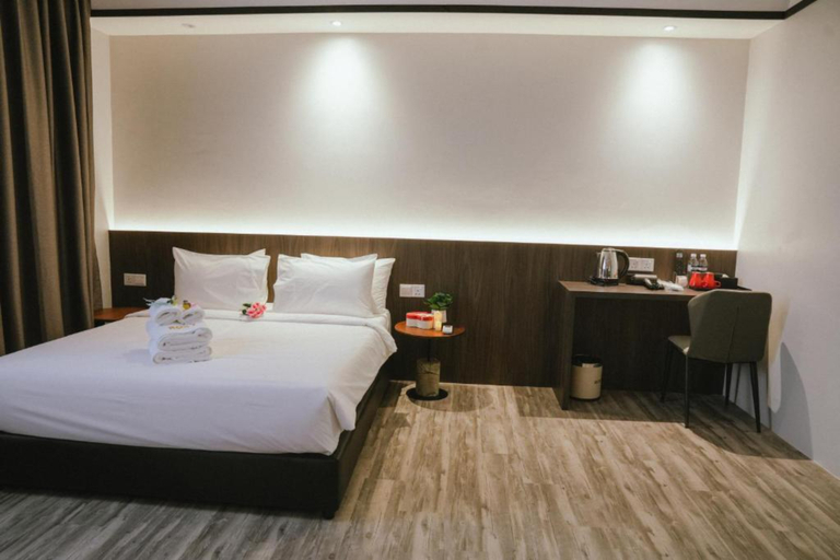 Roxy Hotel Siniawan Room Type - Standard Queen Room