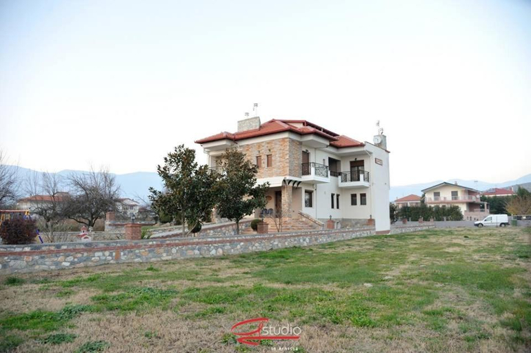 Others 3, Guesthouse 4 Seasons, Central Macedonia