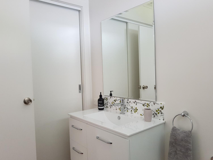 Bathroom 2, Fish Creek Adrift Accommodation, South Gippsland - East