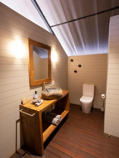 Bathroom 3, Bell Gorge Wilderness Lodge, Derby-West Kimberley
