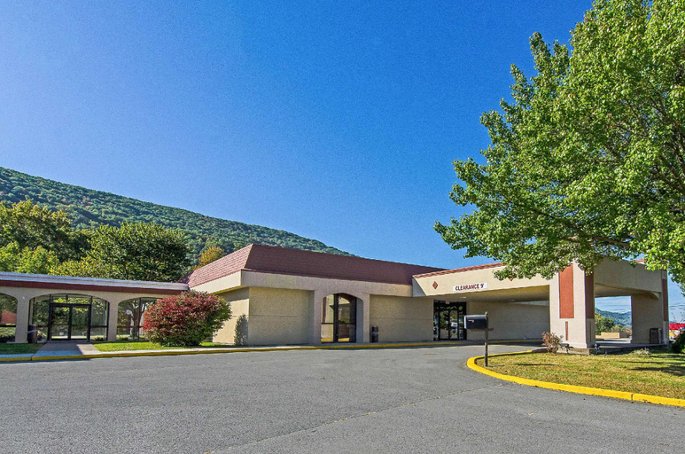 Exterior & Views 1, Econo Lodge Inn & Suites Norton - Wise South, Norton