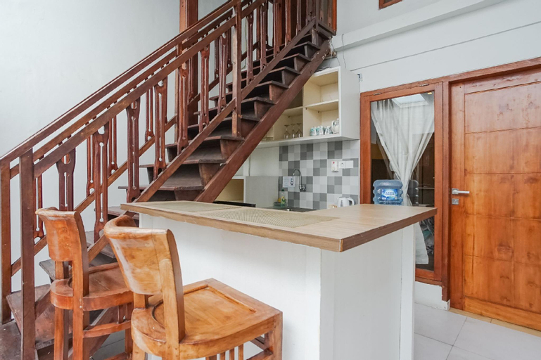 Dining Room 11