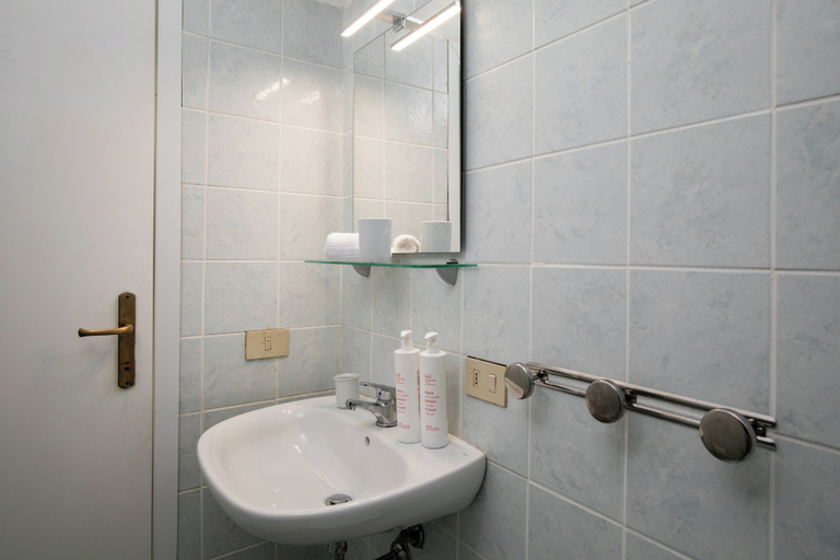 Bathroom 4, Casa Girgolu by Wonderful Italy, Nuoro