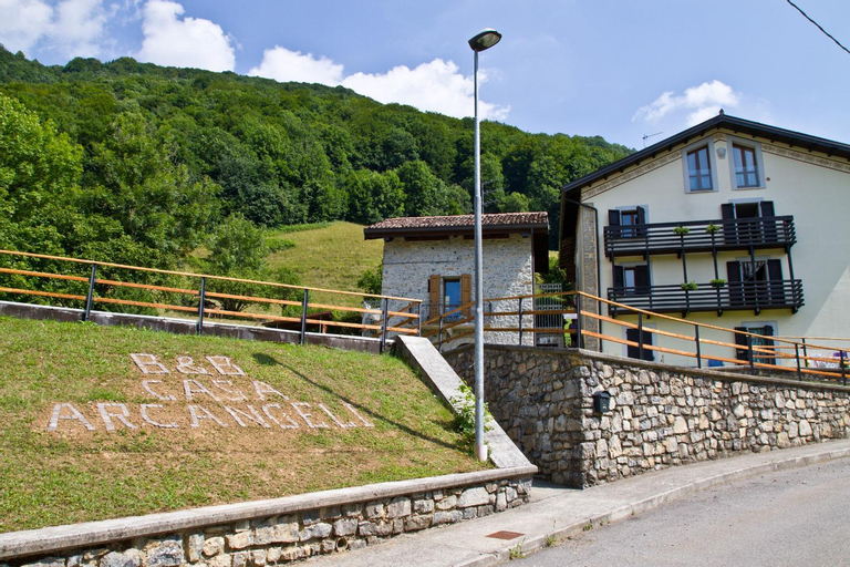 Exterior & Views 2, B&B Casa Arcangeli, Bergamo