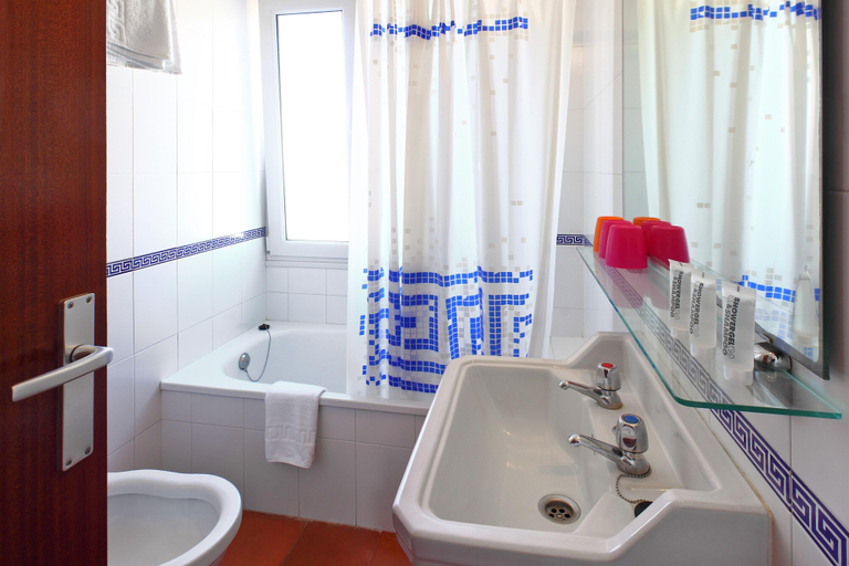 Bathroom 4, Hotel Caleta, Girona
