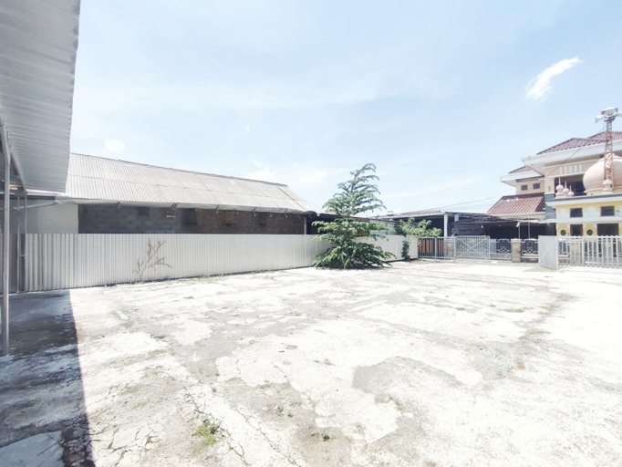 Exterior & Views 2, RedDoorz @ Mangga Residence near Exit Toll Banyumanik Semarang, Semarang