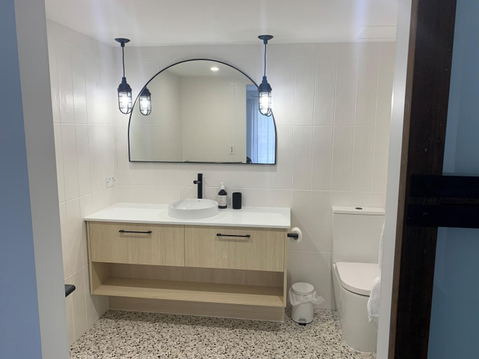 Bathroom 3, La Pacifique Apartments, Gold Coast