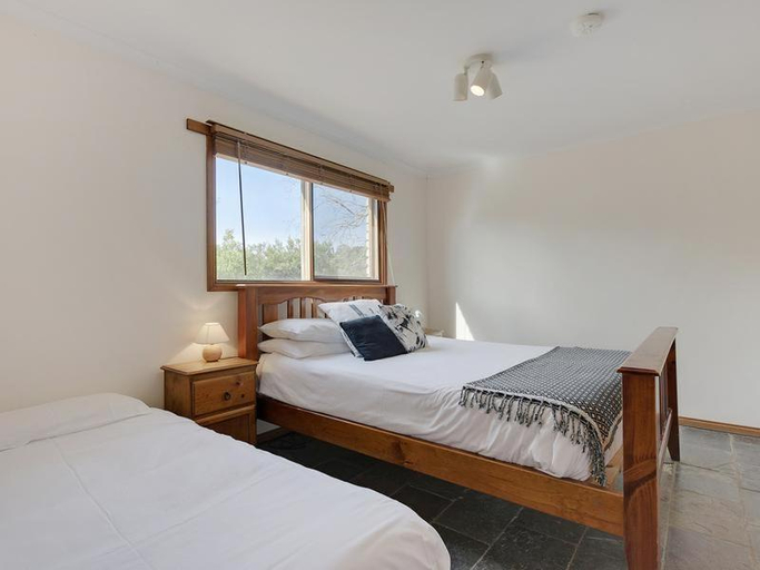 Bedroom 3, Steeles Island Retreat, Sorell