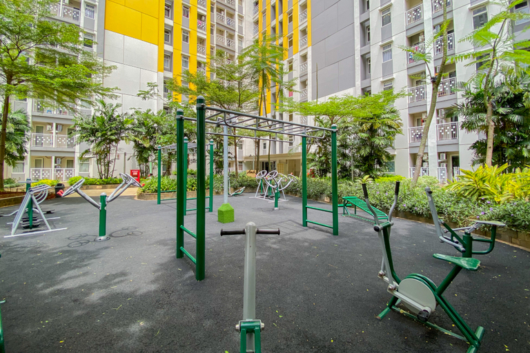 Family & Kids, Good Location and Cozy Studio Springlake Summarecon Bekasi Apartment By Travelio, Bekasi