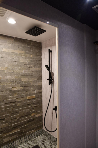Bathroom 4