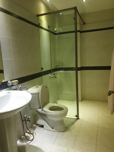 Bathroom 2, Hotel Grand Inn Lahore, Lahore