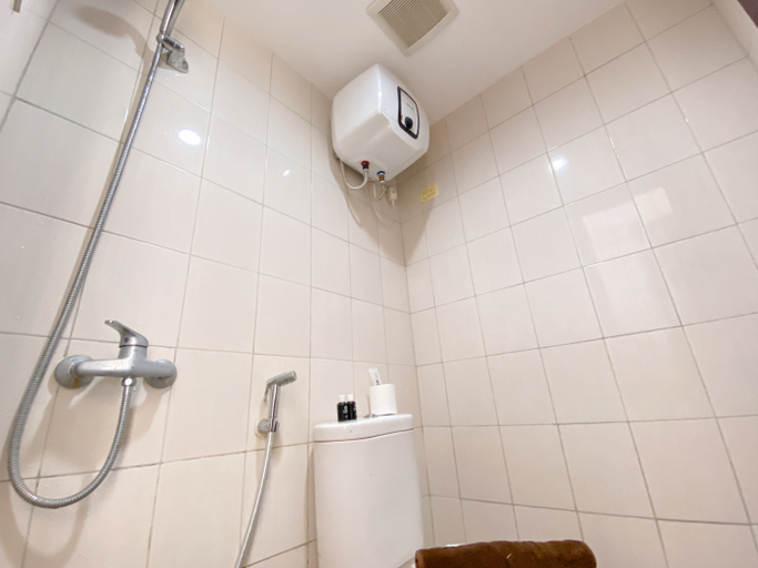 Bathroom 5, The Elevated Abode 2BR at Mekarwangi Square Cibaduyut Apartment By Travelio, Bandung