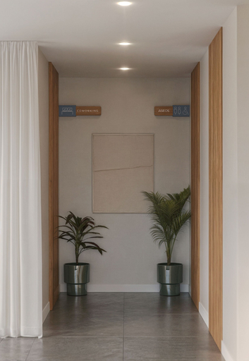Others 2, Meral Units, Málaga