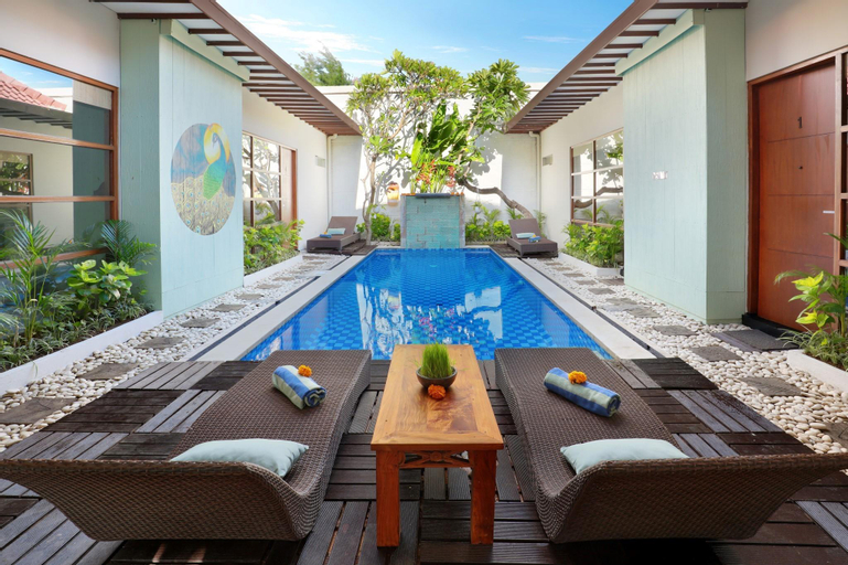 Swimming Pool 13