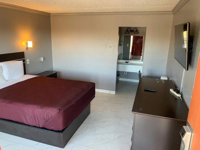 4, Executive Inn, Bee