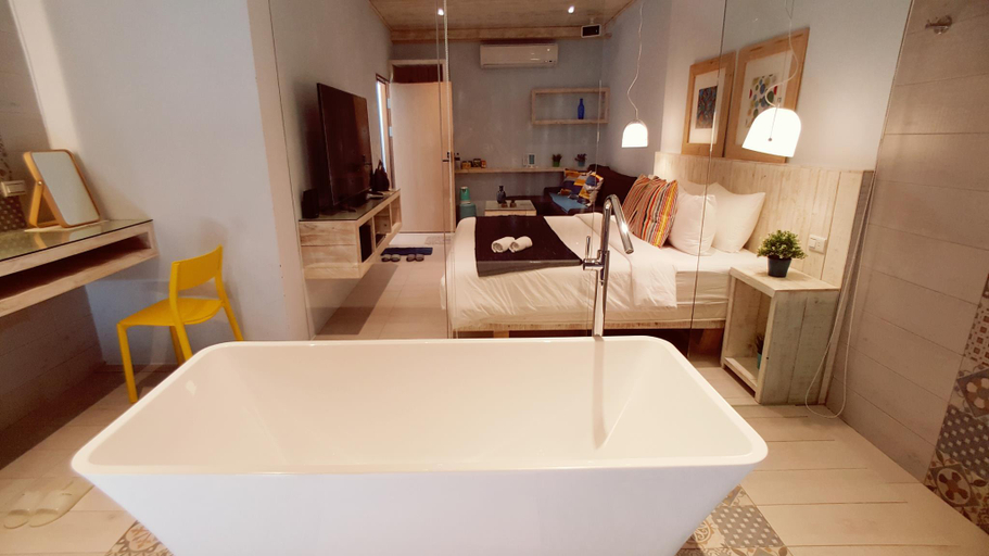Bathroom 14