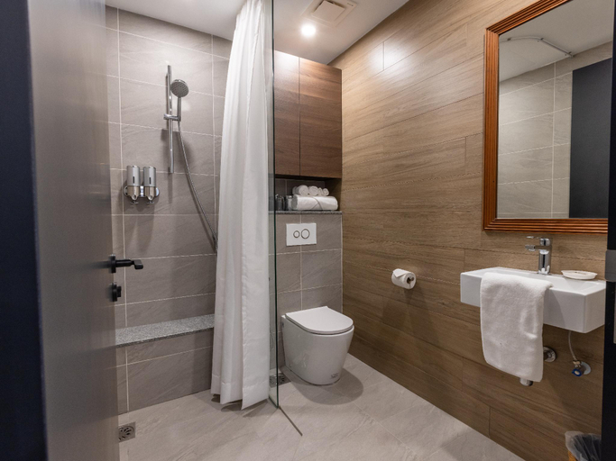 Bathroom 9