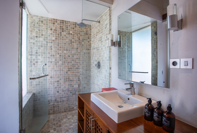 Bathroom 3, Enchanting Canggu Villa, Badung