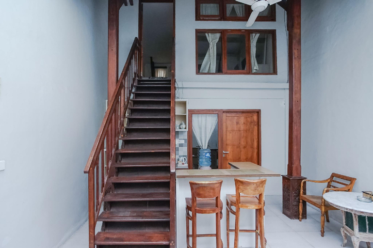 Dining Room 11
