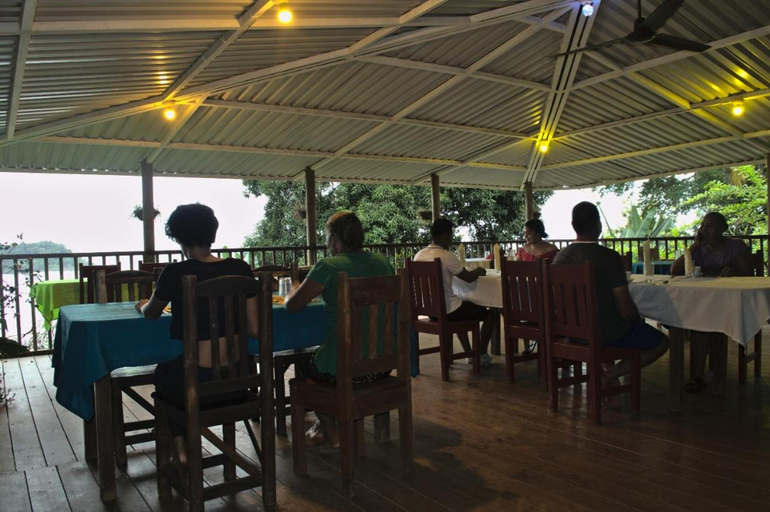 Food & Drinks 3, LookOut DrakeBay, Osa