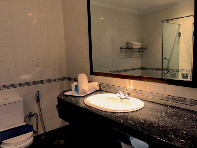 Bathroom 23
