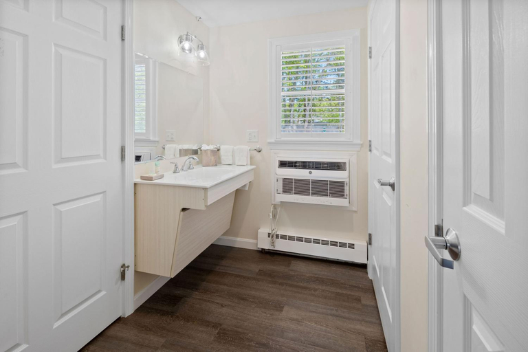 Bathroom 2, Pelham on Earle, Barnstable