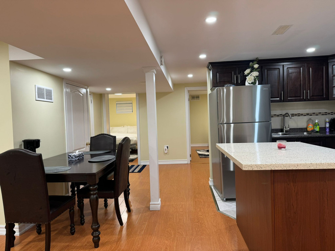 Others 3, Comfy Basement Apartment in Toronto, Toronto