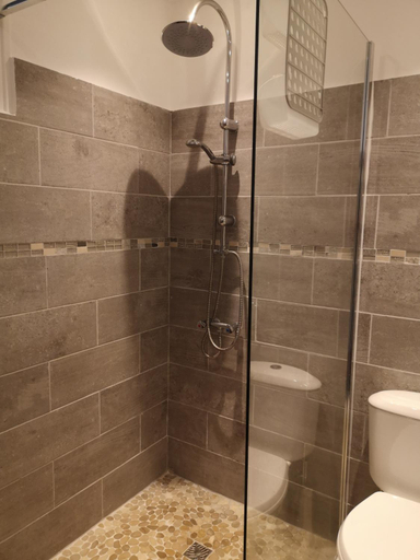 Bathroom 4, Brise Marine, Basse-Pointe