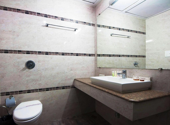Bathroom, Hotel Prems Paradise, Amritsar