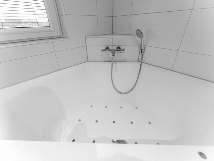 Bathroom 4, Holiday Home in De Koog near Forest, Texel