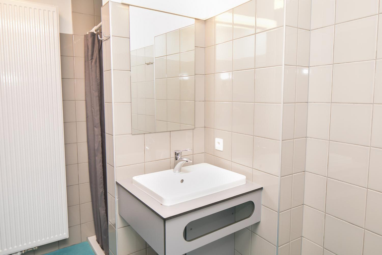 Bathroom, Hostel Bruegel, Bruxelles