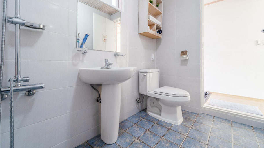 Bathroom 4