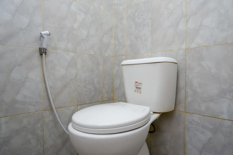 Bathroom 11