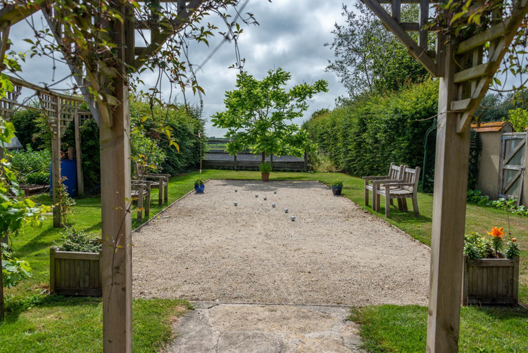 Others 4, Nutley Farm, Dorset