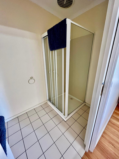 Others 4, Turn-In Motel, Warrnambool