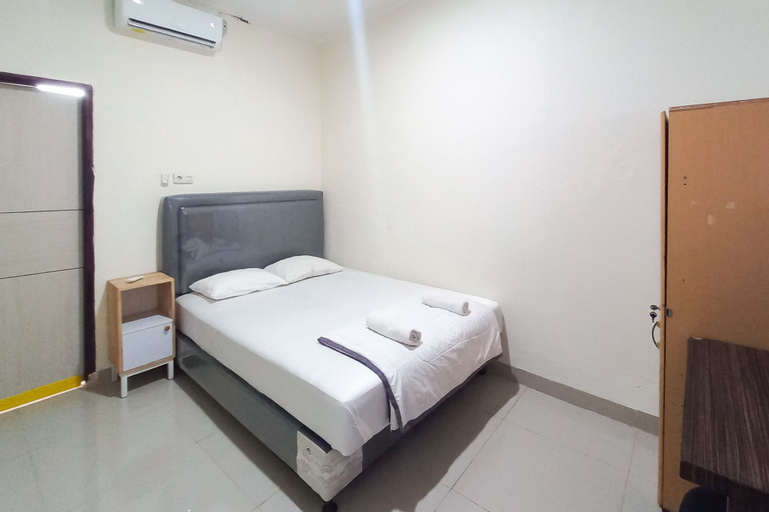D Cost 19 Syariah Mitra RedDoorz - Tap to explore photos