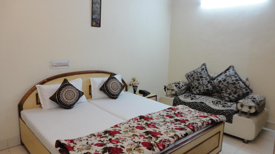 Bedroom 3, Hotel Swarajya Palace, Agra