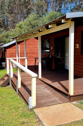 Exterior 3