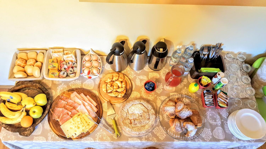 Food & Drinks 6