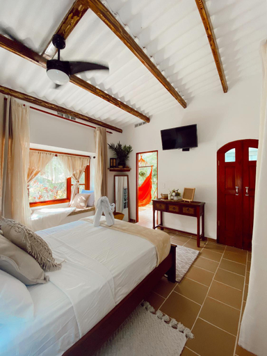 Others 4, Casa Grimaldo, Antón