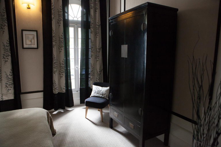 Bedroom 2, Chateau Des Eyres Ex Chartreuse des Eyres, Gironde