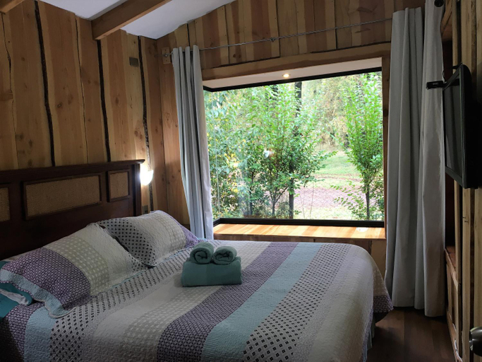Others 4, Cabanas Peumayen Neltume, Valdivia