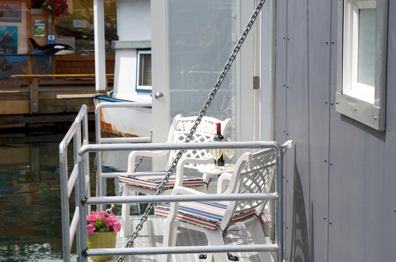 Others 3, A Float Home B&B in Fisherman’s Wharf, Capital
