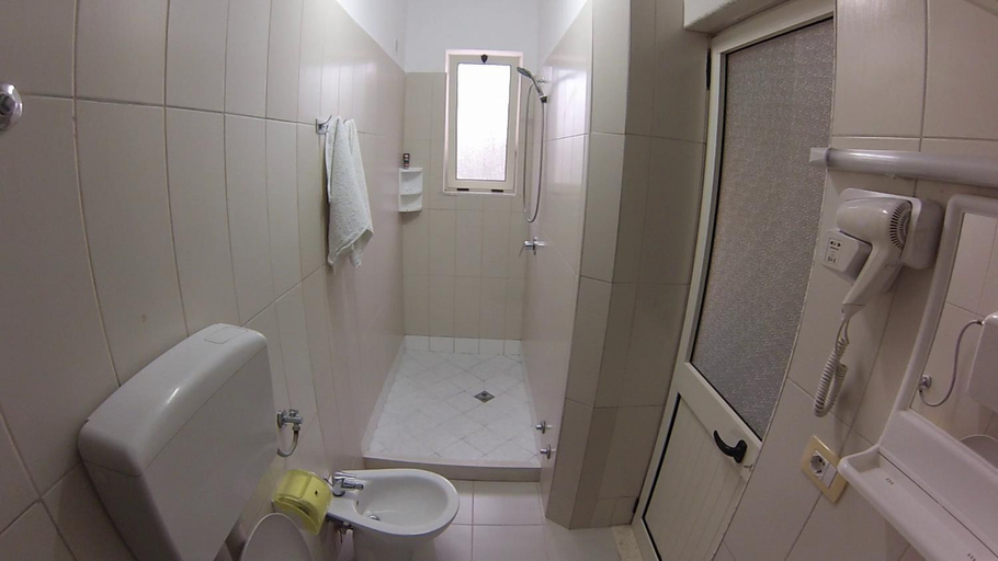 Bathroom 4, Hotel 4 Stinet, Vlorës