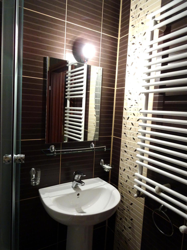 Bathroom 3, Complex Balea, Capatanenii Pamanteni