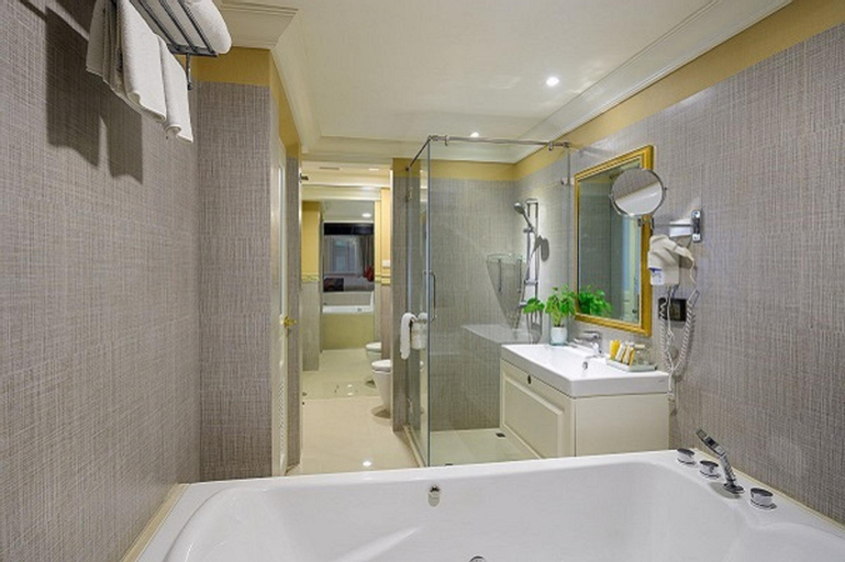 Bathroom 8