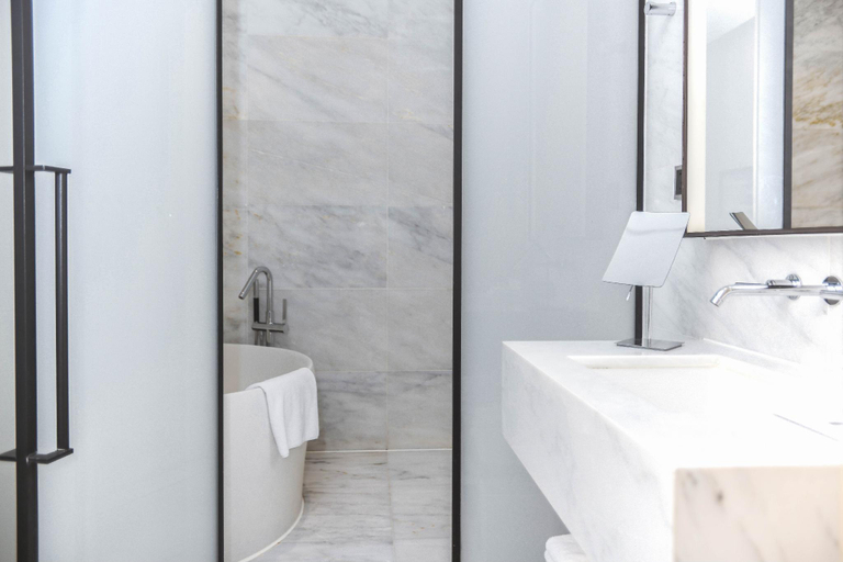 Bathroom 13