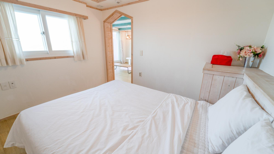 Bedroom 12