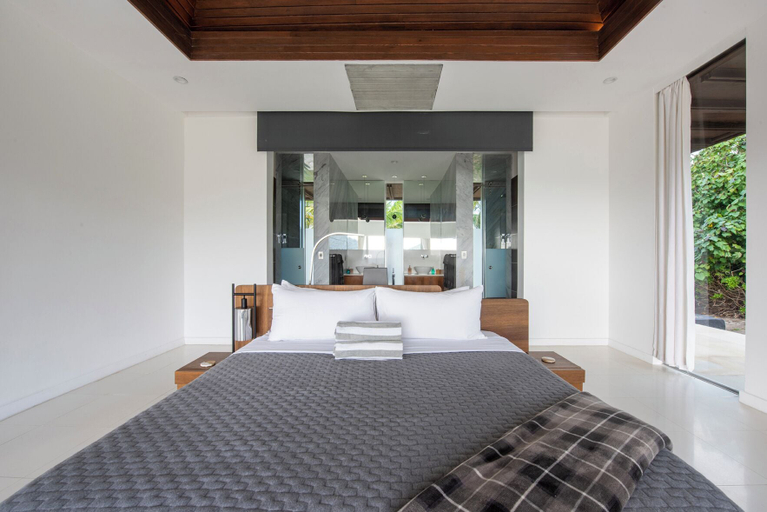 Bedroom, Oceanfront Oasis: Renovated Villa With Pool
